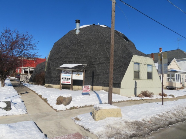 303 Van Buren, FREEPORT, Illinois 61032, ,Commercial,For Sale,Van Buren,202200084