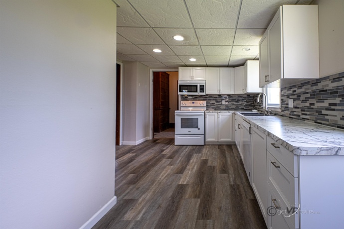 6844 US Route 20 W, FREEPORT, Illinois 61032, 3 Bedrooms Bedrooms, ,2 BathroomsBathrooms,House,For Sale,US Route 20 W,202402072