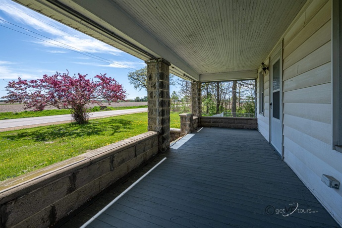 6844 US Route 20 W, FREEPORT, Illinois 61032, 3 Bedrooms Bedrooms, ,2 BathroomsBathrooms,House,For Sale,US Route 20 W,202402072