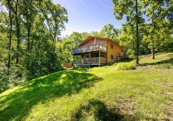 3 Briarwood, GALENA, Illinois 61036, 2 Bedrooms Bedrooms, ,1 BathroomBathrooms,House,For Sale,Briarwood,202402774