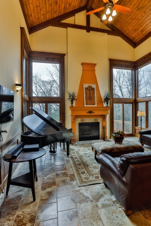 124 Blackhawk, GALENA, Illinois 61036, 6 Bedrooms Bedrooms, ,6 BathroomsBathrooms,House,For Sale,Blackhawk,202403602