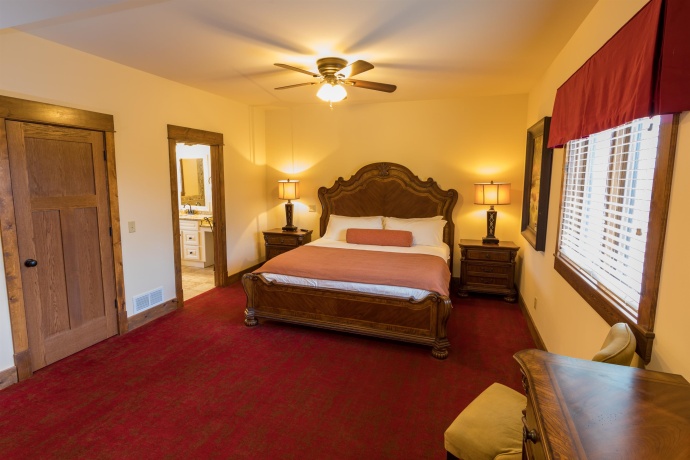 124 Blackhawk, GALENA, Illinois 61036, 6 Bedrooms Bedrooms, ,6 BathroomsBathrooms,House,For Sale,Blackhawk,202403602