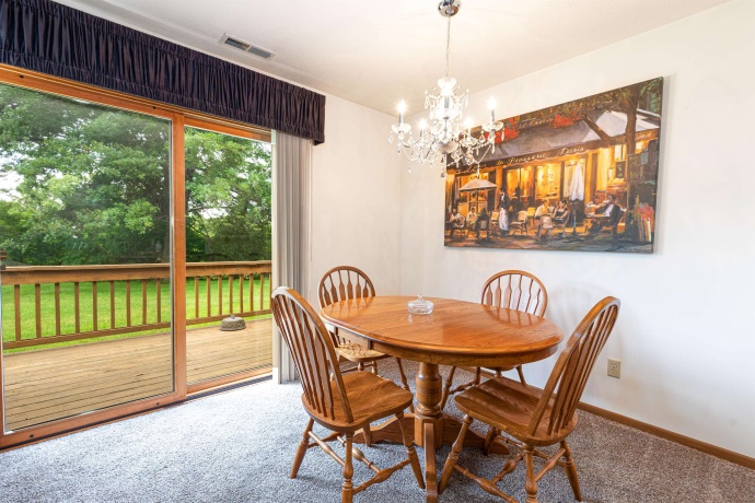 114 East Point, GALENA, Illinois 61036, 1 Bedroom Bedrooms, ,2 BathroomsBathrooms,Condominium,For Sale,East Point,202404054