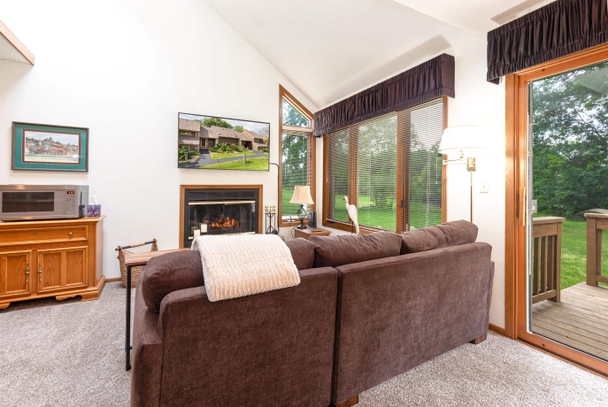 114 East Point, GALENA, Illinois 61036, 1 Bedroom Bedrooms, ,2 BathroomsBathrooms,Condominium,For Sale,East Point,202404054