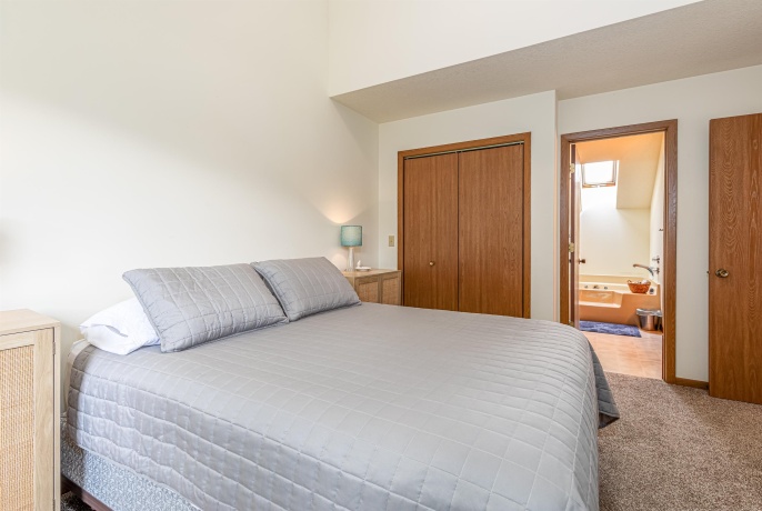 114 East Point, GALENA, Illinois 61036, 1 Bedroom Bedrooms, ,2 BathroomsBathrooms,Condominium,For Sale,East Point,202404054