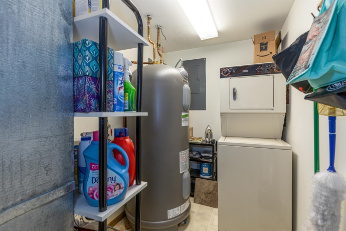 114 East Point, GALENA, Illinois 61036, 1 Bedroom Bedrooms, ,2 BathroomsBathrooms,Condominium,For Sale,East Point,202404054