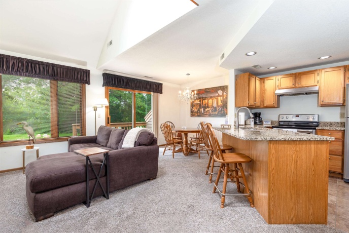 114 East Point, GALENA, Illinois 61036, 1 Bedroom Bedrooms, ,2 BathroomsBathrooms,Condominium,For Sale,East Point,202404054