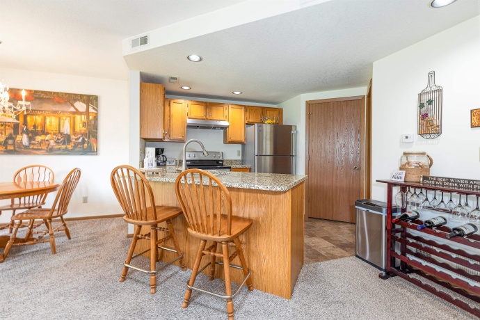 114 East Point, GALENA, Illinois 61036, 1 Bedroom Bedrooms, ,2 BathroomsBathrooms,Condominium,For Sale,East Point,202404054