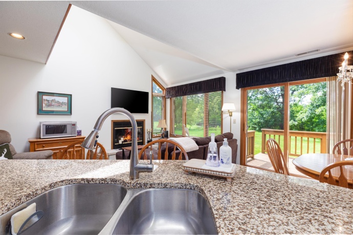 114 East Point, GALENA, Illinois 61036, 1 Bedroom Bedrooms, ,2 BathroomsBathrooms,Condominium,For Sale,East Point,202404054