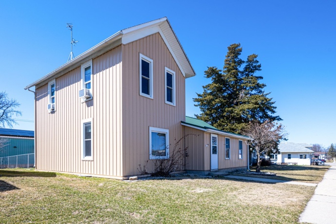 109 Lena, LENA, Illinois 61048, 2 Bedrooms Bedrooms, ,1 BathroomBathrooms,House,For Sale,Lena,202405212