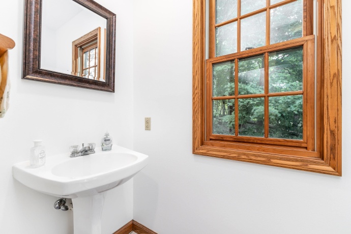 1 Valley, GALENA, Illinois 61036, 3 Bedrooms Bedrooms, ,2 BathroomsBathrooms,House,For Sale,Valley,202405501