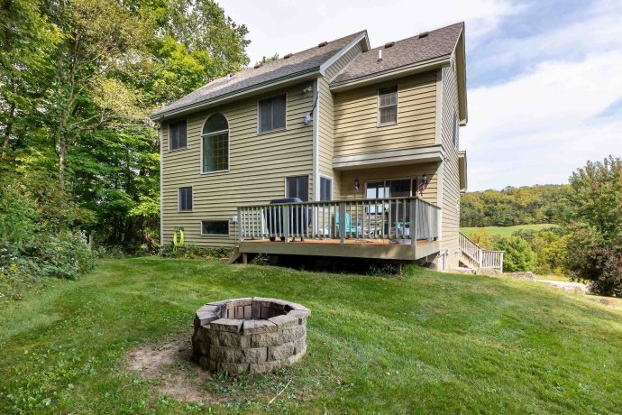 1 Valley, GALENA, Illinois 61036, 3 Bedrooms Bedrooms, ,2 BathroomsBathrooms,House,For Sale,Valley,202405501