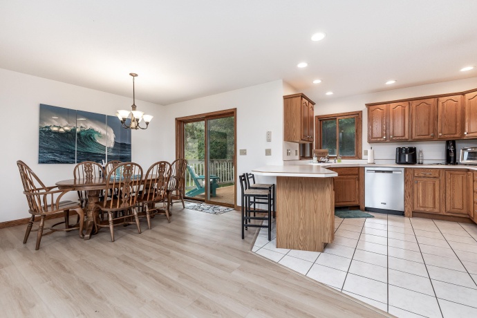 1 Valley, GALENA, Illinois 61036, 3 Bedrooms Bedrooms, ,2 BathroomsBathrooms,House,For Sale,Valley,202405501