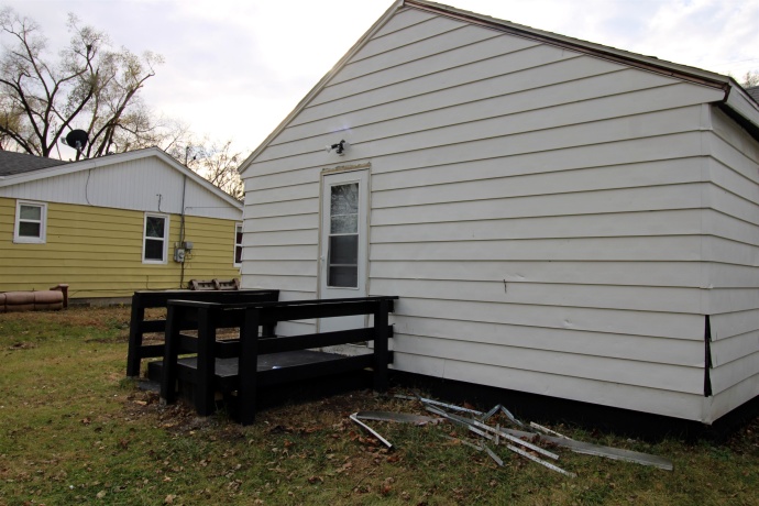 215 Moore, SOUTH BELOIT, Illinois 61080, 2 Bedrooms Bedrooms, ,1 BathroomBathrooms,House,For Sale,Moore,202406404