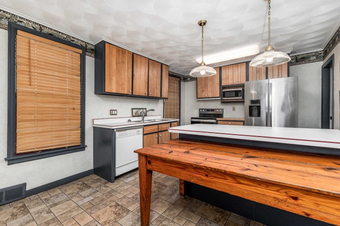 209 Park, GALENA, Illinois 61036, 3 Bedrooms Bedrooms, ,1 BathroomBathrooms,House,For Sale,Park,202406883