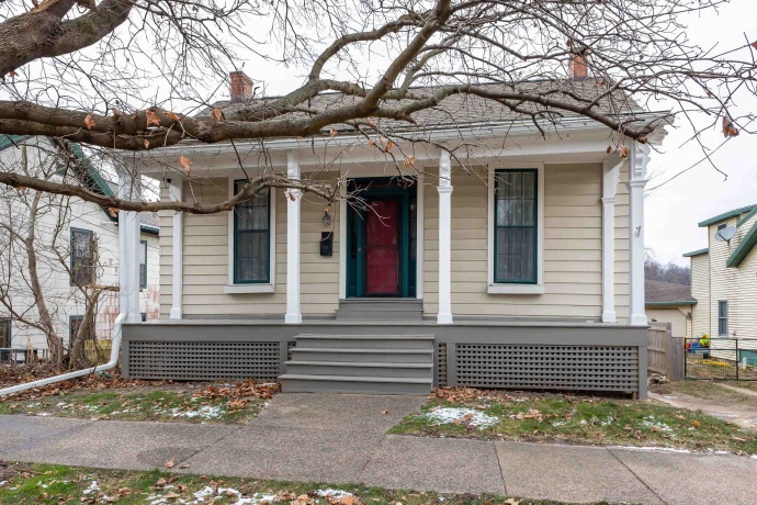 209 Park, GALENA, Illinois 61036, 3 Bedrooms Bedrooms, ,1 BathroomBathrooms,House,For Sale,Park,202406883