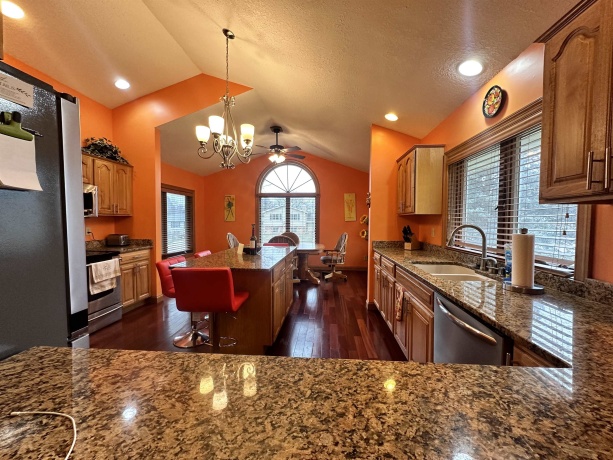 734 Canterbury, FREEPORT, Illinois 61032, 2 Bedrooms Bedrooms, ,3 BathroomsBathrooms,House,For Sale,Canterbury,202407074