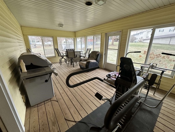 734 Canterbury, FREEPORT, Illinois 61032, 2 Bedrooms Bedrooms, ,3 BathroomsBathrooms,House,For Sale,Canterbury,202407074