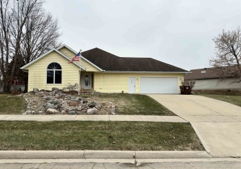 734 Canterbury, FREEPORT, Illinois 61032, 2 Bedrooms Bedrooms, ,3 BathroomsBathrooms,House,For Sale,Canterbury,202407074