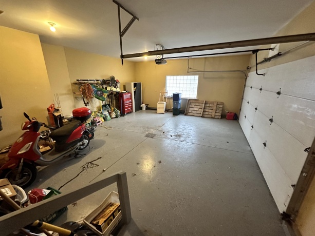 734 Canterbury, FREEPORT, Illinois 61032, 2 Bedrooms Bedrooms, ,3 BathroomsBathrooms,House,For Sale,Canterbury,202407074