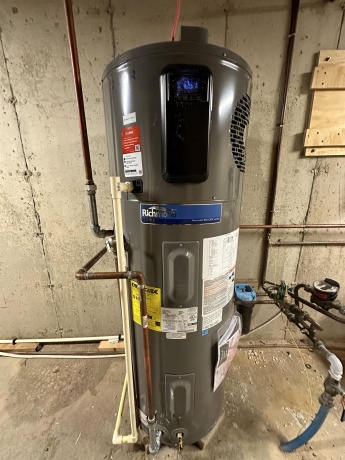 734 Canterbury, FREEPORT, Illinois 61032, 2 Bedrooms Bedrooms, ,3 BathroomsBathrooms,House,For Sale,Canterbury,202407074