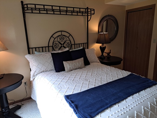 27 Oak Glen, GALENA, Illinois 61036, 2 Bedrooms Bedrooms, ,2 BathroomsBathrooms,Condominium,For Sale,Oak Glen,202403282