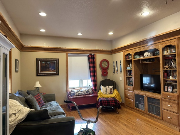 434 CHICAGO, SAVANNA, Illinois 61074, 3 Bedrooms Bedrooms, ,2 BathroomsBathrooms,House,For Sale,CHICAGO,202500578