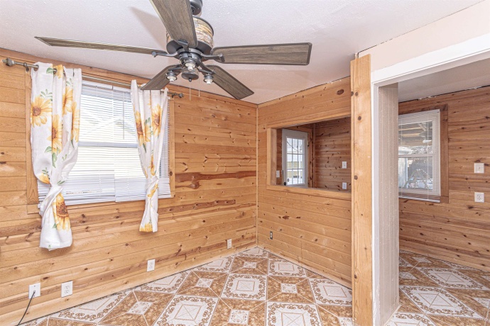 336 MENOMONIE, BELVIDERE, Illinois 61008, 3 Bedrooms Bedrooms, ,2 BathroomsBathrooms,House,For Sale,MENOMONIE,202500681