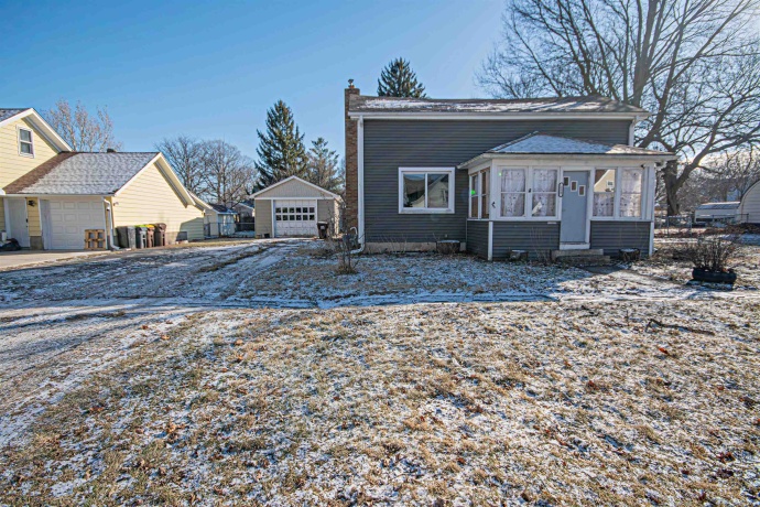 336 MENOMONIE, BELVIDERE, Illinois 61008, 3 Bedrooms Bedrooms, ,2 BathroomsBathrooms,House,For Sale,MENOMONIE,202500681