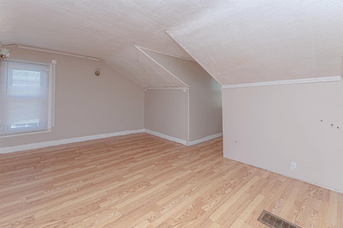 336 MENOMONIE, BELVIDERE, Illinois 61008, 3 Bedrooms Bedrooms, ,2 BathroomsBathrooms,House,For Sale,MENOMONIE,202500681