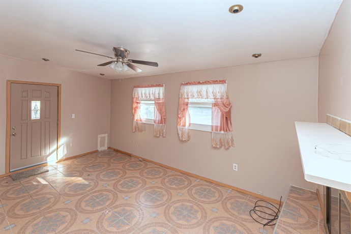 336 MENOMONIE, BELVIDERE, Illinois 61008, 3 Bedrooms Bedrooms, ,2 BathroomsBathrooms,House,For Sale,MENOMONIE,202500681