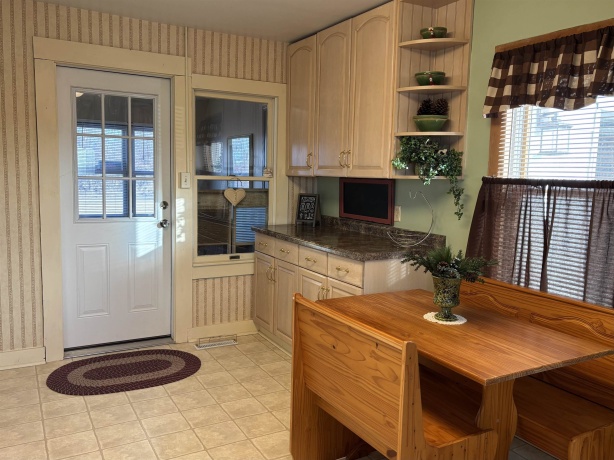 2077 Browns Mill Road, FREEPORT, Illinois 61032, 3 Bedrooms Bedrooms, ,2 BathroomsBathrooms,House,For Sale,Browns Mill Road,202501183
