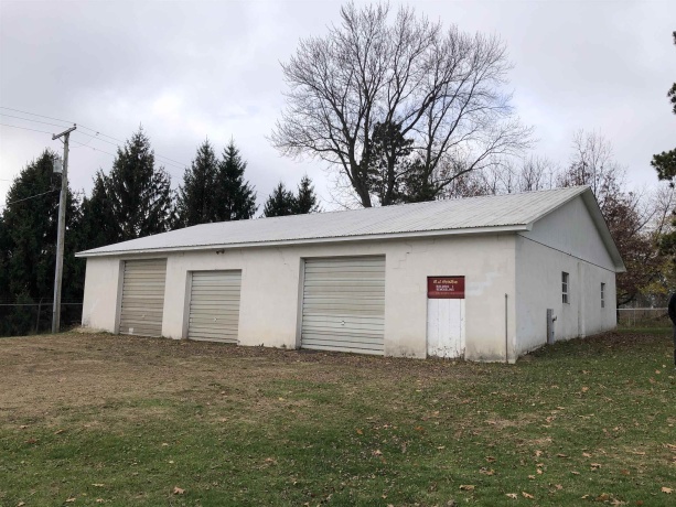 5543 US RTE 20 W, FREEPORT, Illinois 61032, 3 Bedrooms Bedrooms, ,2 BathroomsBathrooms,House,For Sale,US RTE 20 W,202501223