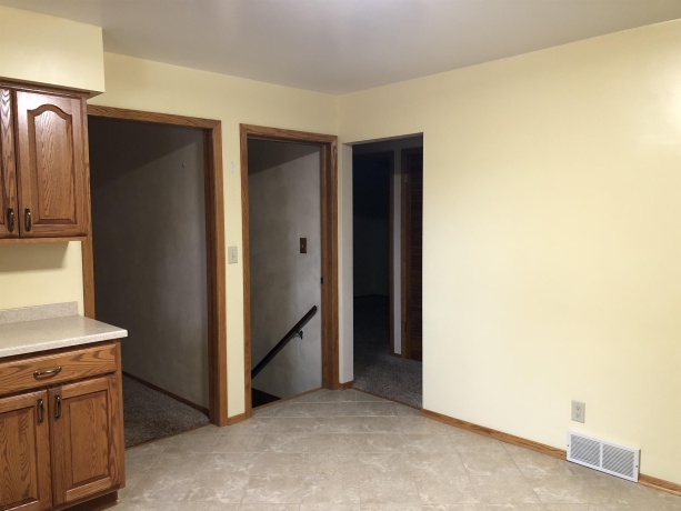 5543 US RTE 20 W, FREEPORT, Illinois 61032, 3 Bedrooms Bedrooms, ,2 BathroomsBathrooms,House,For Sale,US RTE 20 W,202501223