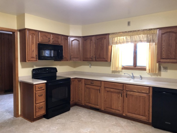 5543 US RTE 20 W, FREEPORT, Illinois 61032, 3 Bedrooms Bedrooms, ,2 BathroomsBathrooms,House,For Sale,US RTE 20 W,202501223