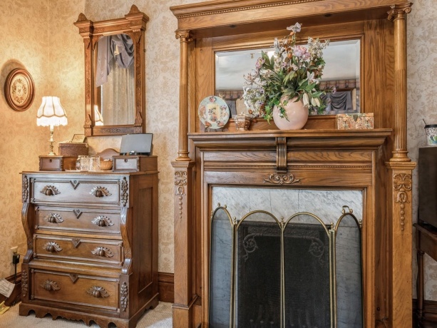 504 Bluff, DUBUQUE, Iowa 52001, ,Commercial,For Sale,Bluff,202501696