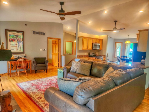 21-50 Marina, LAKE CARROLL, Illinois 61046, 5 Bedrooms Bedrooms, ,4 BathroomsBathrooms,House,For Sale,Marina,202501718