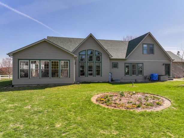 3402 Paw Paw, PAW PAW, Illinois 61353, 4 Bedrooms Bedrooms, ,3 BathroomsBathrooms,House,For Sale,Paw Paw,202501781