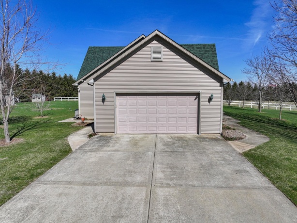 3402 Paw Paw, PAW PAW, Illinois 61353, 4 Bedrooms Bedrooms, ,3 BathroomsBathrooms,House,For Sale,Paw Paw,202501781