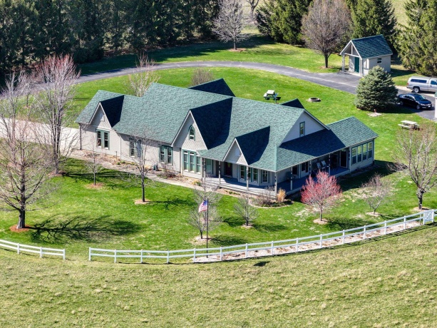 3402 Paw Paw, PAW PAW, Illinois 61353, 4 Bedrooms Bedrooms, ,3 BathroomsBathrooms,House,For Sale,Paw Paw,202501781