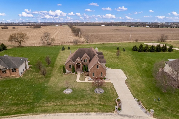 9259 Hayrack, STILLMAN VALLEY, Illinois 61084, 6 Bedrooms Bedrooms, ,4 BathroomsBathrooms,House,For Sale,Hayrack,202501833