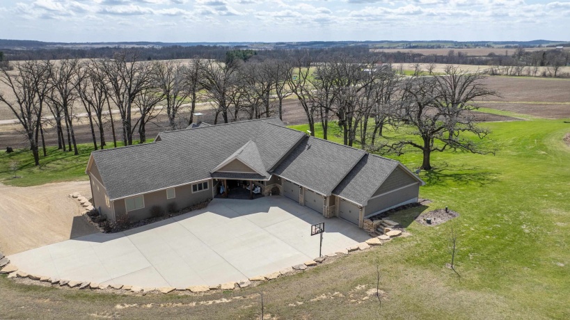 2968 Curtiss, STOCKTON, Illinois 61085, 5 Bedrooms Bedrooms, ,3 BathroomsBathrooms,House,For Sale,Curtiss,202501839