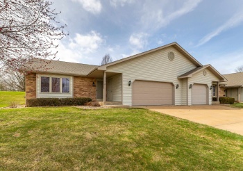 825 Shadow Bluff, GALENA, Illinois 61036, 2 Bedrooms Bedrooms, ,3 BathroomsBathrooms,Condominium,For Sale,Shadow Bluff,202501885