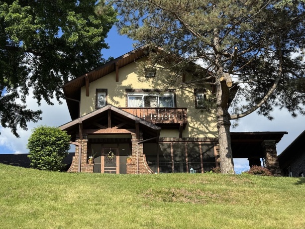 318 4th, SAVANNA, Illinois 61074, 3 Bedrooms Bedrooms, ,1 BathroomBathrooms,House,For Sale,4th,202501918