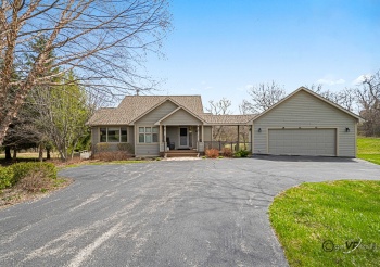 5 Black Oak, GALENA, Illinois 61036, 3 Bedrooms Bedrooms, ,3 BathroomsBathrooms,House,For Sale,Black Oak,202501926