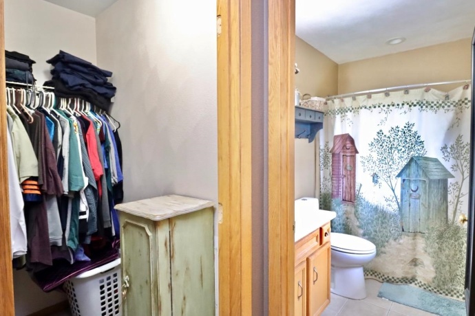 4829 Pine Al, MACHESNEY PARK, Illinois 61115, 4 Bedrooms Bedrooms, ,2 BathroomsBathrooms,House,For Sale,Pine Al,202502009