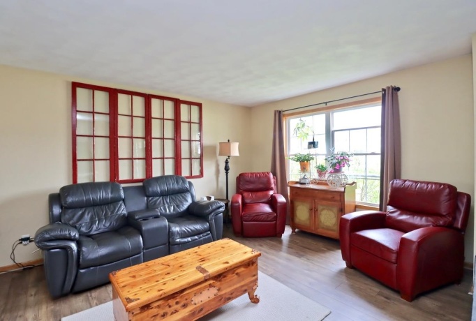 4829 Pine Al, MACHESNEY PARK, Illinois 61115, 4 Bedrooms Bedrooms, ,2 BathroomsBathrooms,House,For Sale,Pine Al,202502009