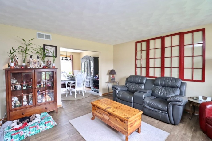 4829 Pine Al, MACHESNEY PARK, Illinois 61115, 4 Bedrooms Bedrooms, ,2 BathroomsBathrooms,House,For Sale,Pine Al,202502009