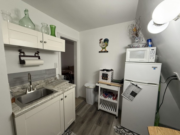 10 Galena Oak, ELIZABETH, Illinois 61028, 2 Bedrooms Bedrooms, ,1 BathroomBathrooms,House,For Sale,Galena Oak,202502116