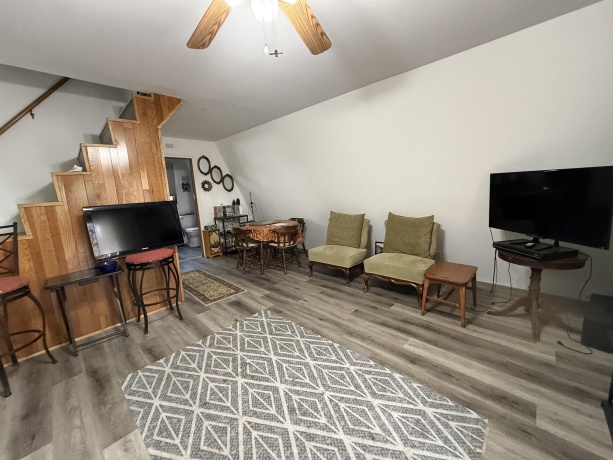 10 Galena Oak, ELIZABETH, Illinois 61028, 2 Bedrooms Bedrooms, ,1 BathroomBathrooms,House,For Sale,Galena Oak,202502116